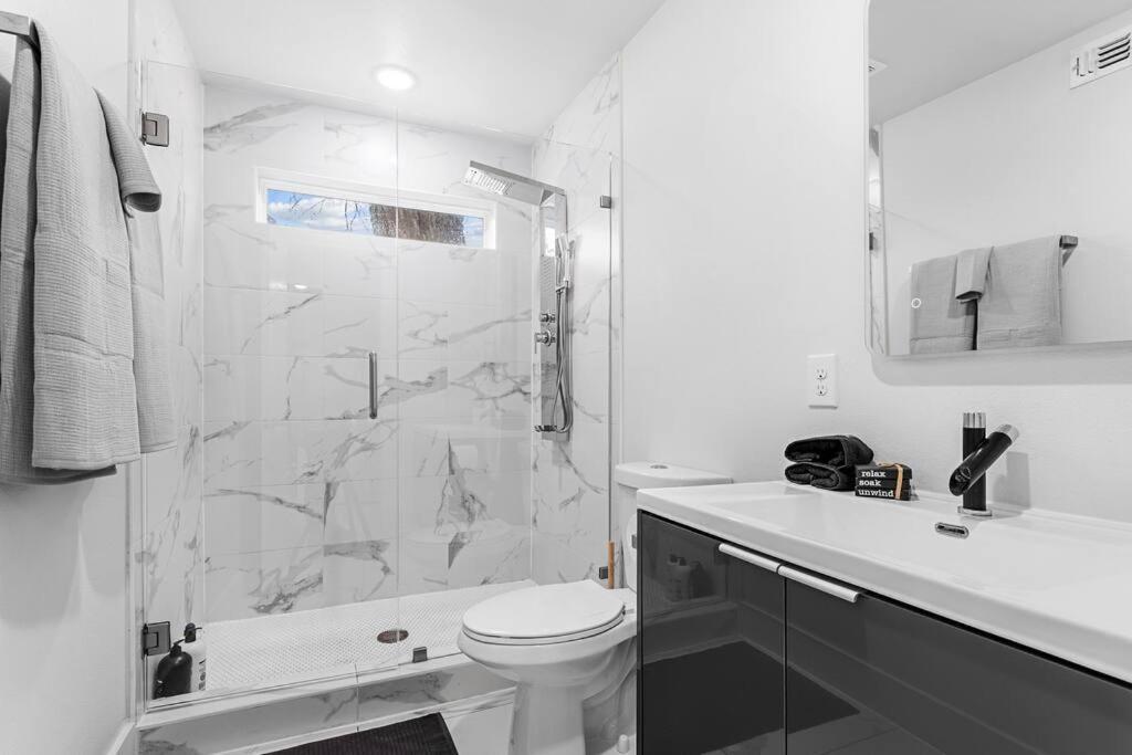 Stylish 2 Bed 1 Mile To Downtown Free Parking Vila Dallas Exterior foto